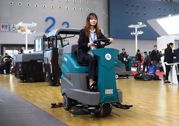 Máy chà sàn ngồi lái Kumisai KMS 110B